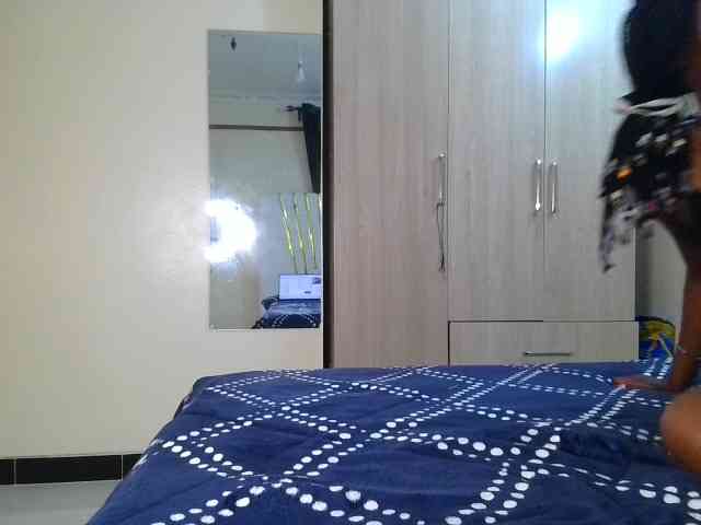 Brownchickebony webcam