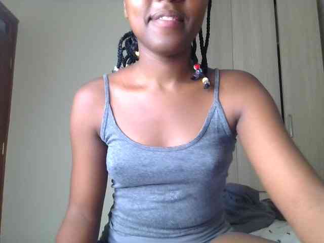 Brownchickebony webcam