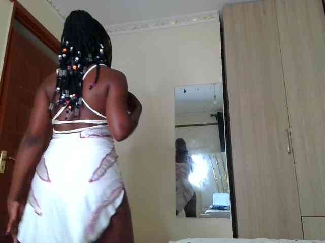 Brownchickebony webcam