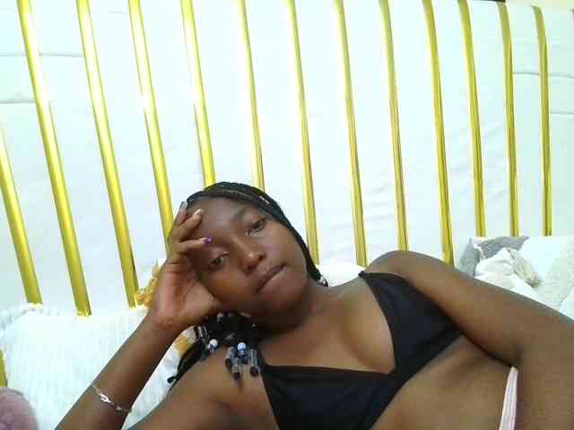 Brownchickebony webcam