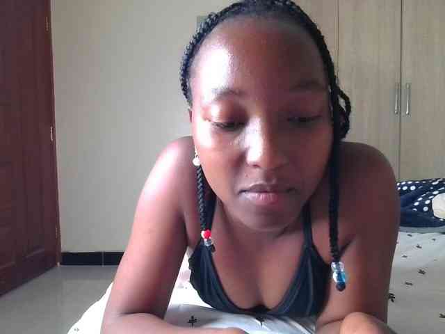 Brownchickebony webcam