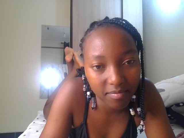 Brownchickebony webcam