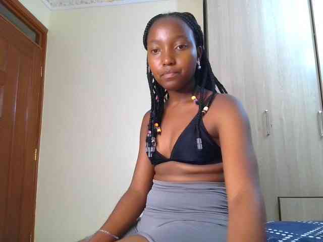 Brownchickebony webcam