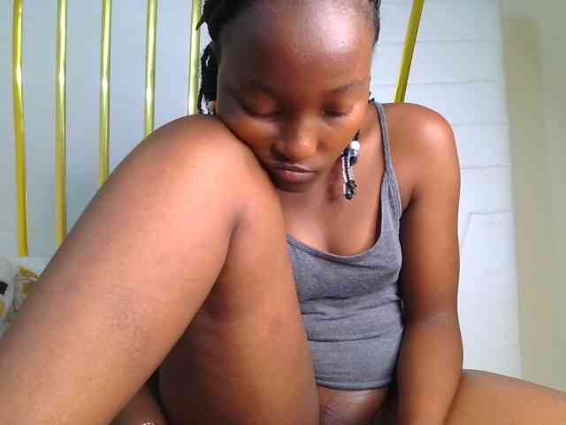 Brownchickebony webcam