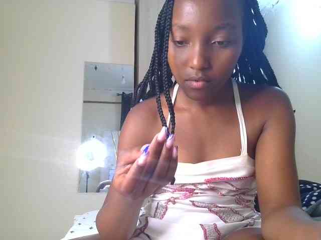 Brownchickebony webcam