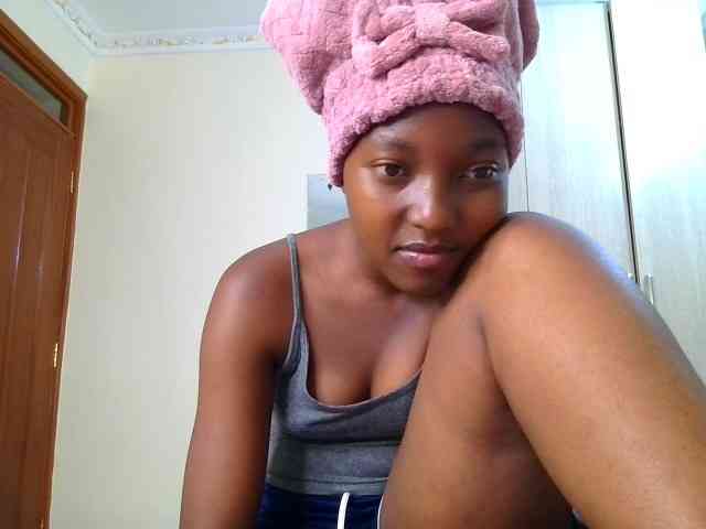 Brownchickebony webcam