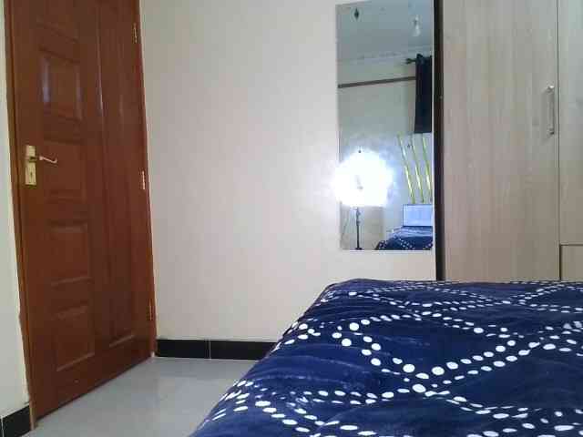 Brownchickebony webcam