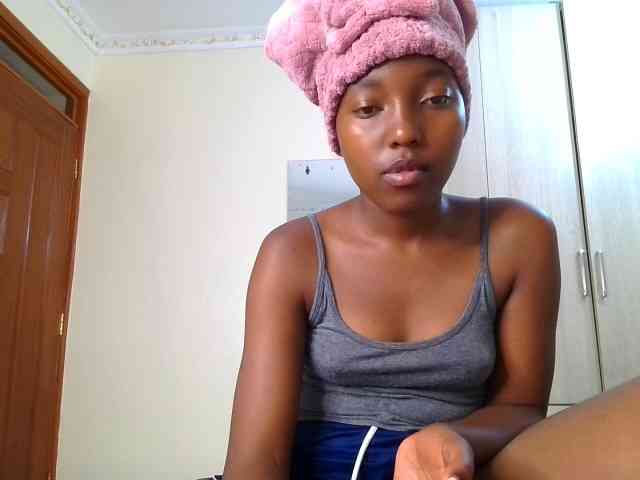 Brownchickebony Live Webcam on BongaCams