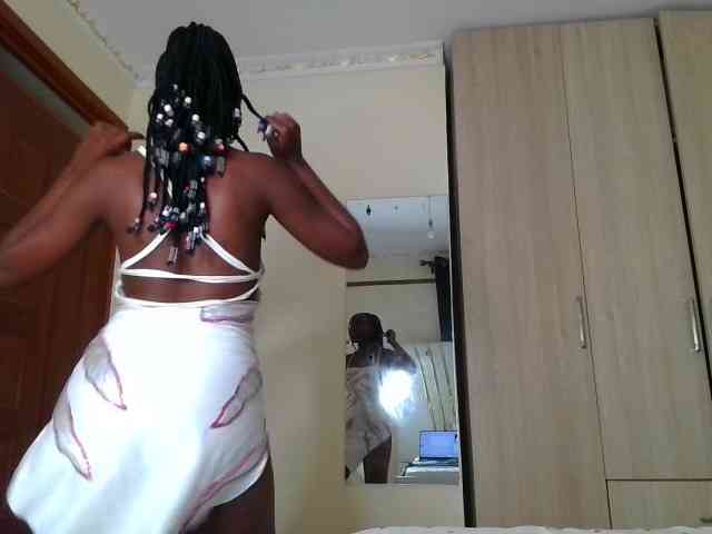 Brownchickebony webcam