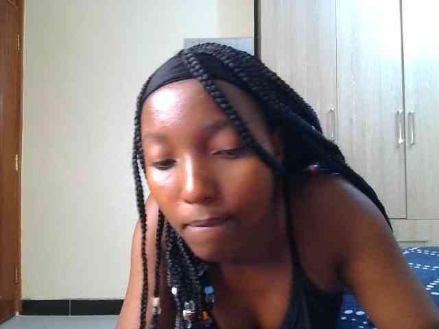 Brownchickebony webcam