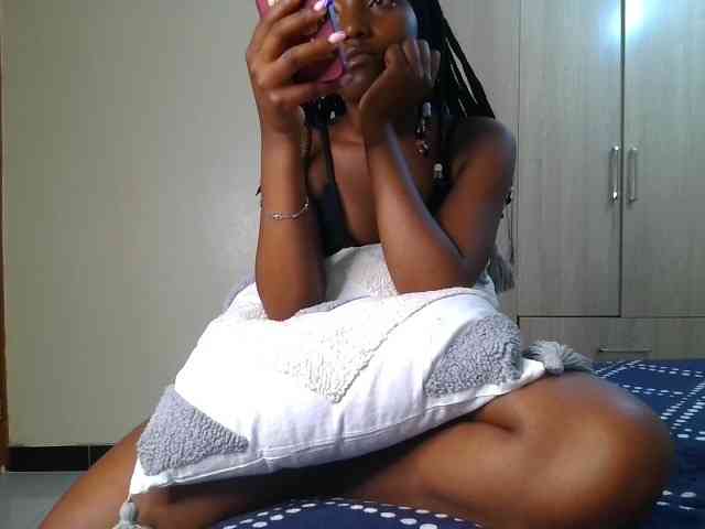 Brownchickebony webcam