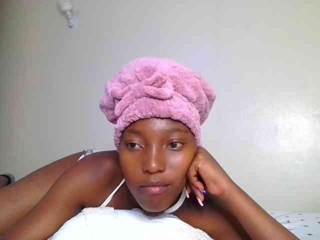 Brownchickebony Live Webcam on BongaCams