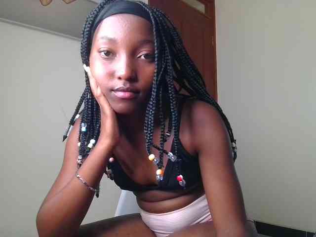 Brownchickebony webcam