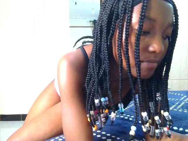 Brownchickebony webcam