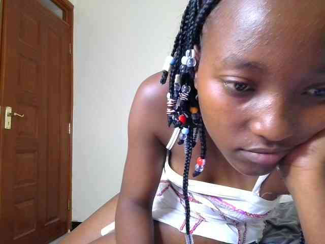 Brownchickebony webcam