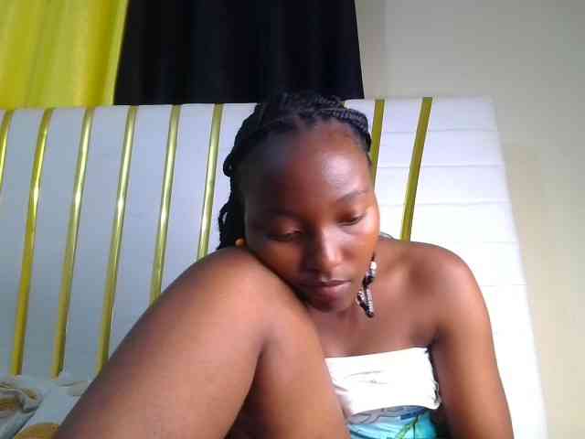 Brownchickebony webcam