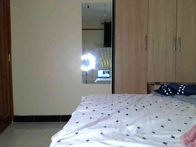 Brownchickebony webcam