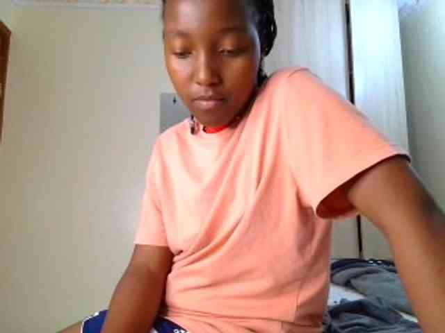 Brownchickebony webcam