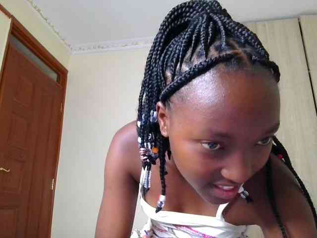 Brownchickebony webcam