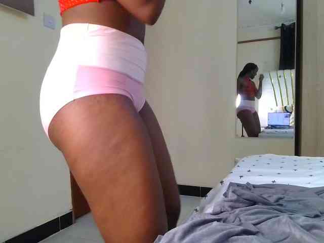 Brownchickebony webcam