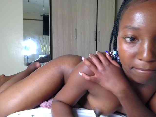 Brownchickebony webcam