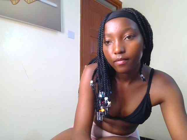 Brownchickebony webcam