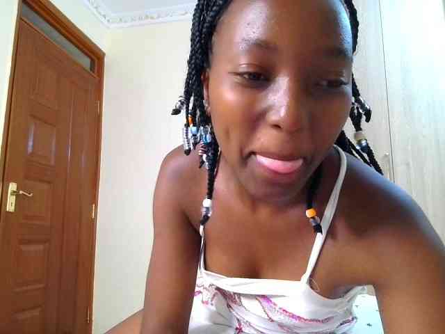 Brownchickebony webcam