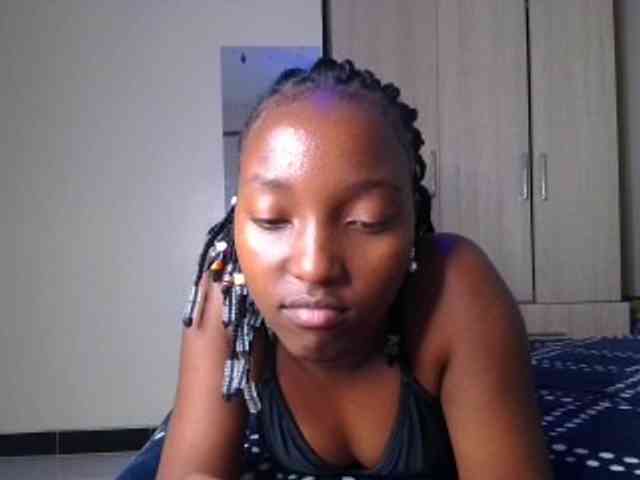 Brownchickebony webcam