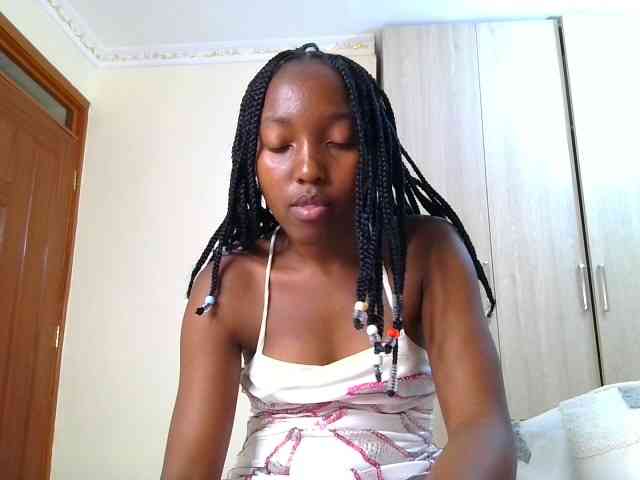 Brownchickebony webcam