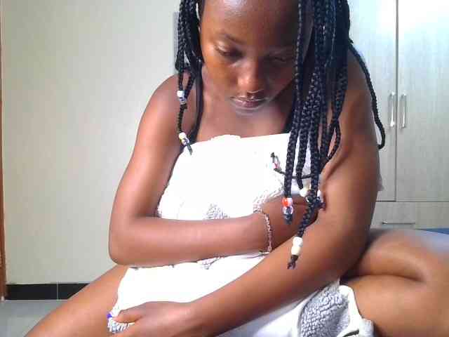 Brownchickebony webcam