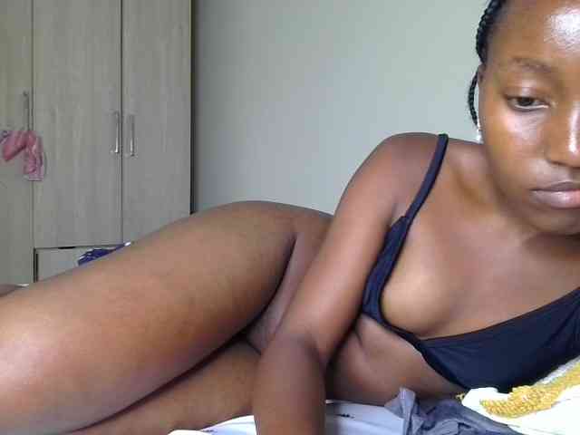 Brownchickebony webcam