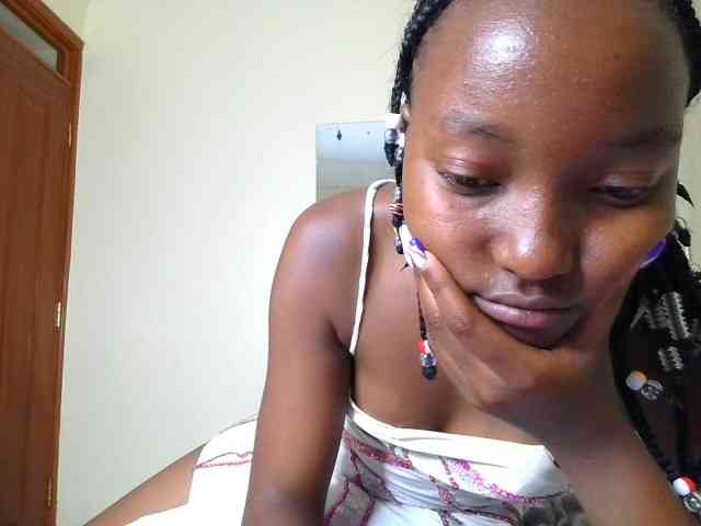 Brownchickebony webcam