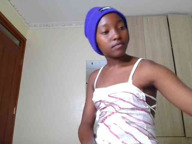 Brownchickebony webcam