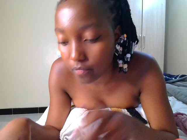 Brownchickebony webcam