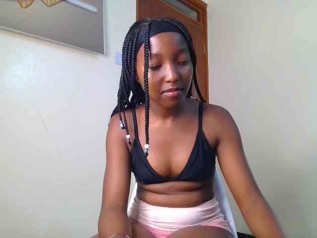 Brownchickebony webcam