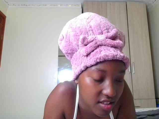 Brownchickebony webcam