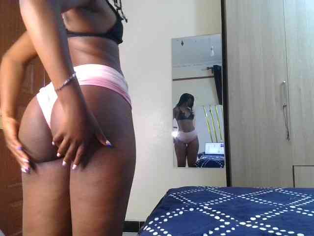 Brownchickebony webcam