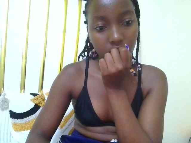 Brownchickebony webcam