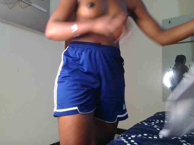 Brownchickebony webcam