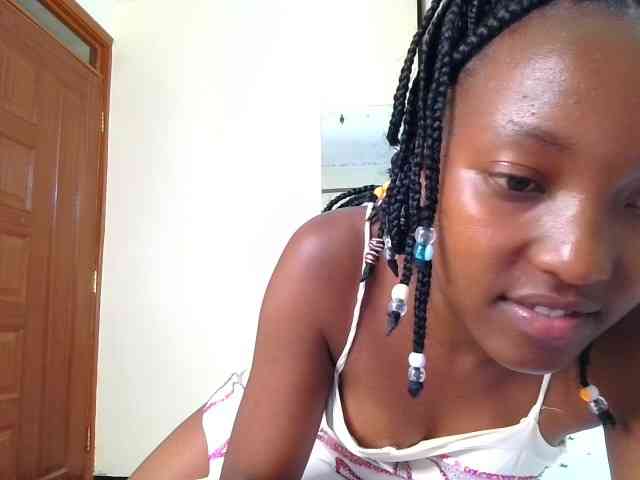 Brownchickebony webcam