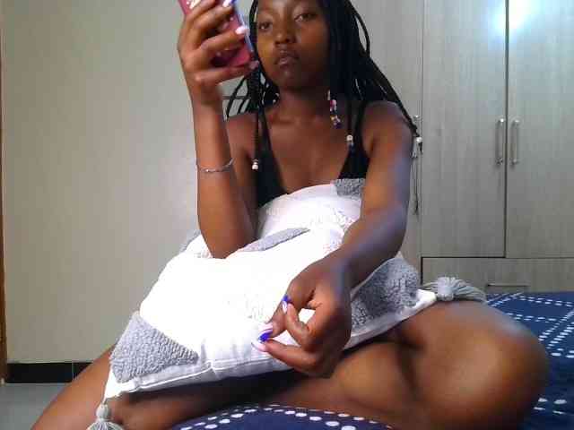 Brownchickebony webcam