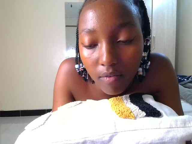 Brownchickebony webcam