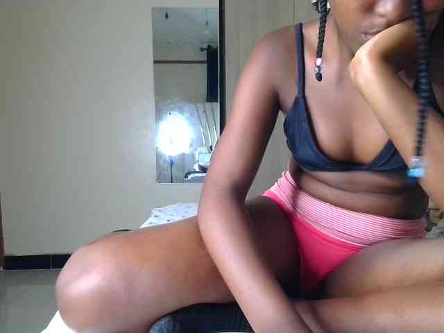 Brownchickebony webcam