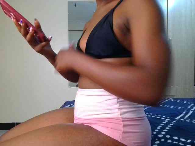 Brownchickebony webcam