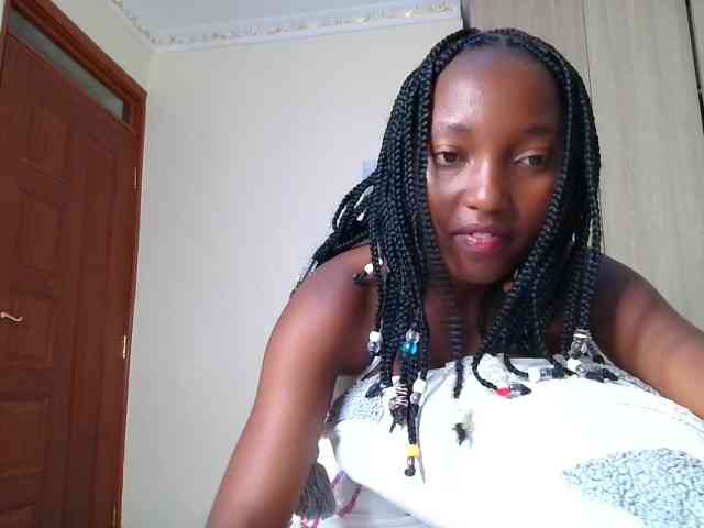 Brownchickebony webcam