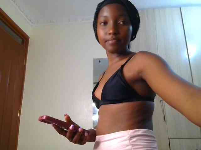 Brownchickebony webcam