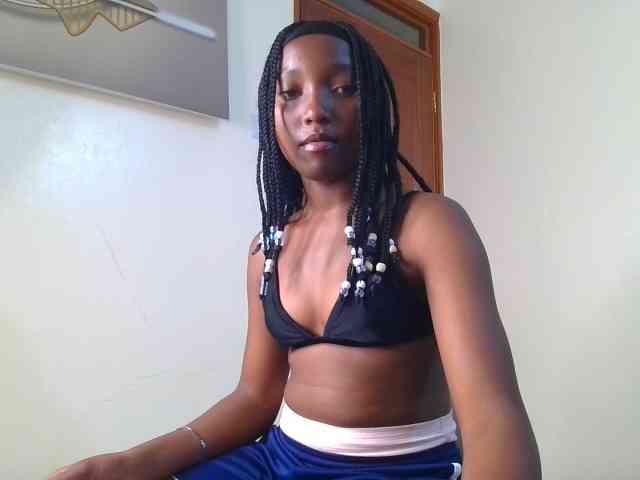 Brownchickebony webcam