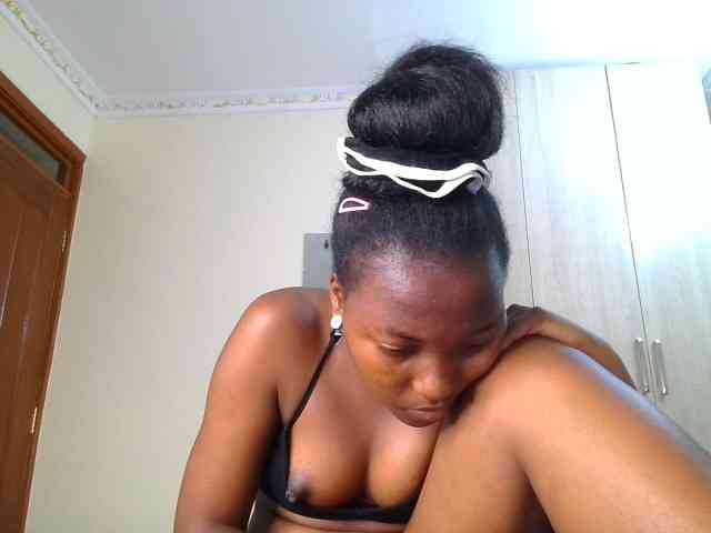 Brownchickebony webcam