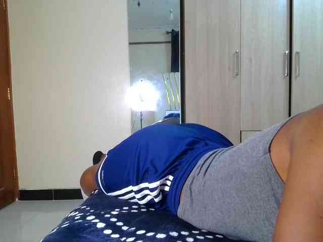 Brownchickebony webcam