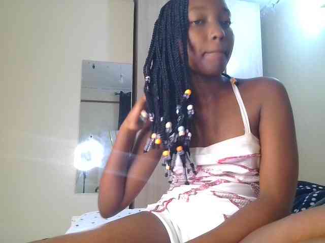 Brownchickebony webcam